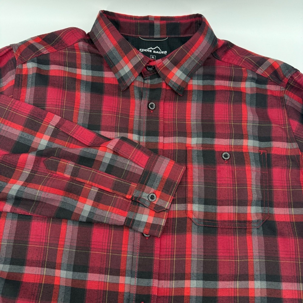 Eddie Bauer Flannel Button Down Shirt Long Sleeve Men XL Red Black Plaid Pocket